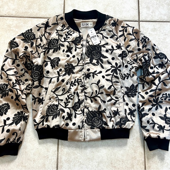 NWT Seek the Label Floral Embroidered Bomber Jacket - Picture 4 of 14